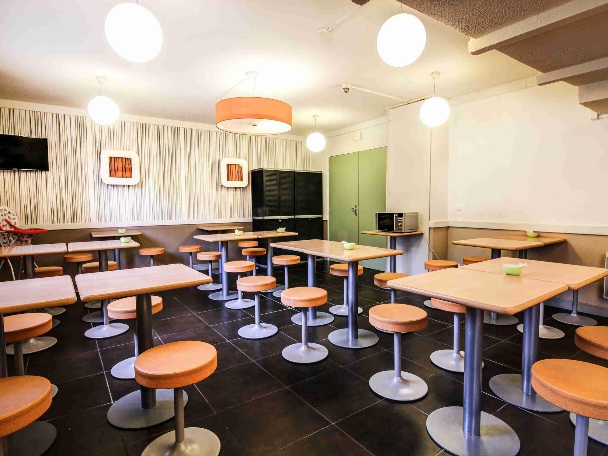Ibis Budget Châteaudun Exterior foto