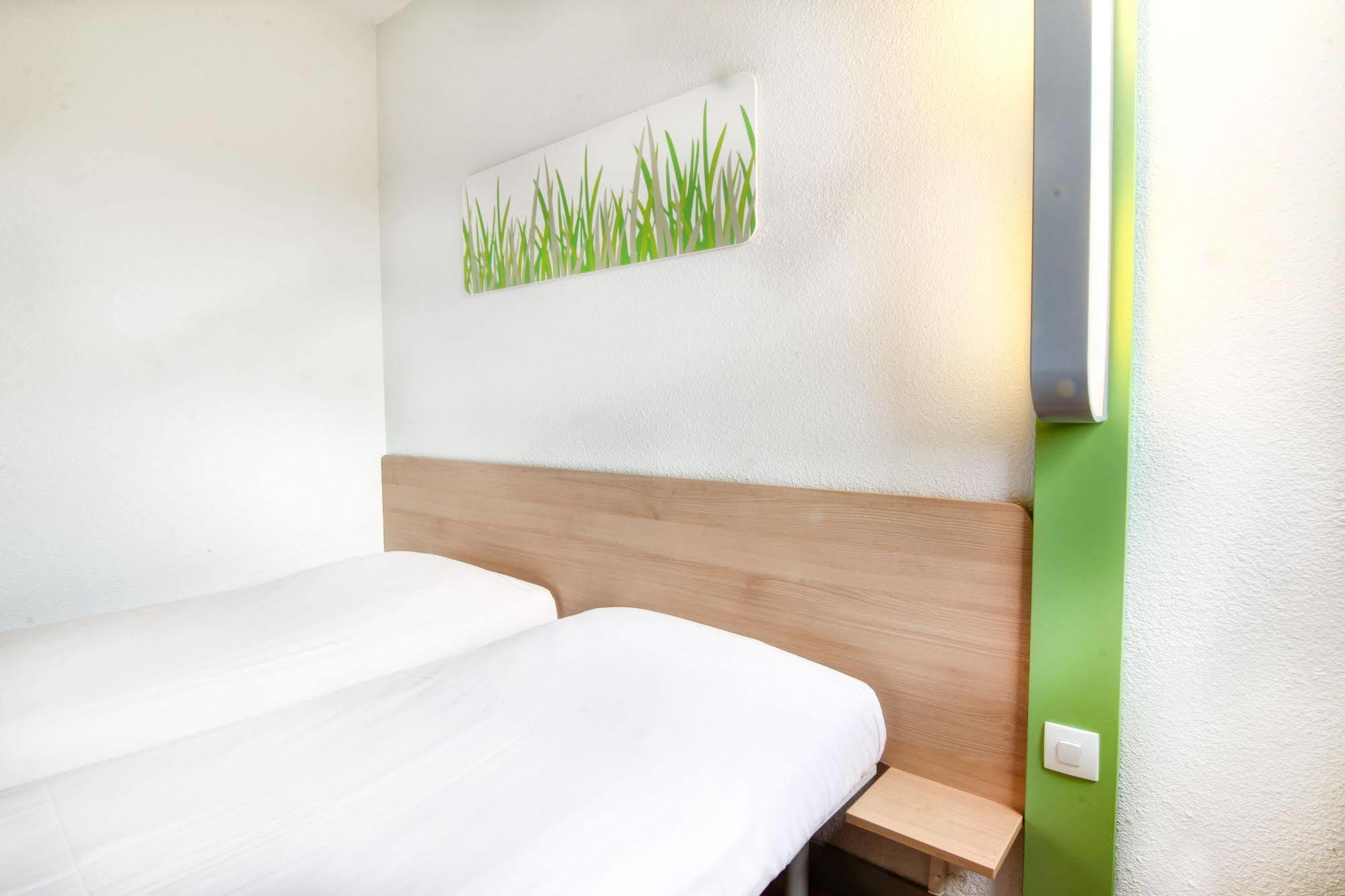 Ibis Budget Châteaudun Exterior foto