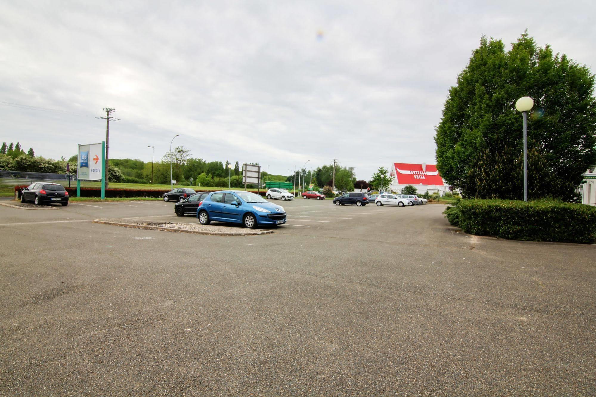 Ibis Budget Châteaudun Exterior foto