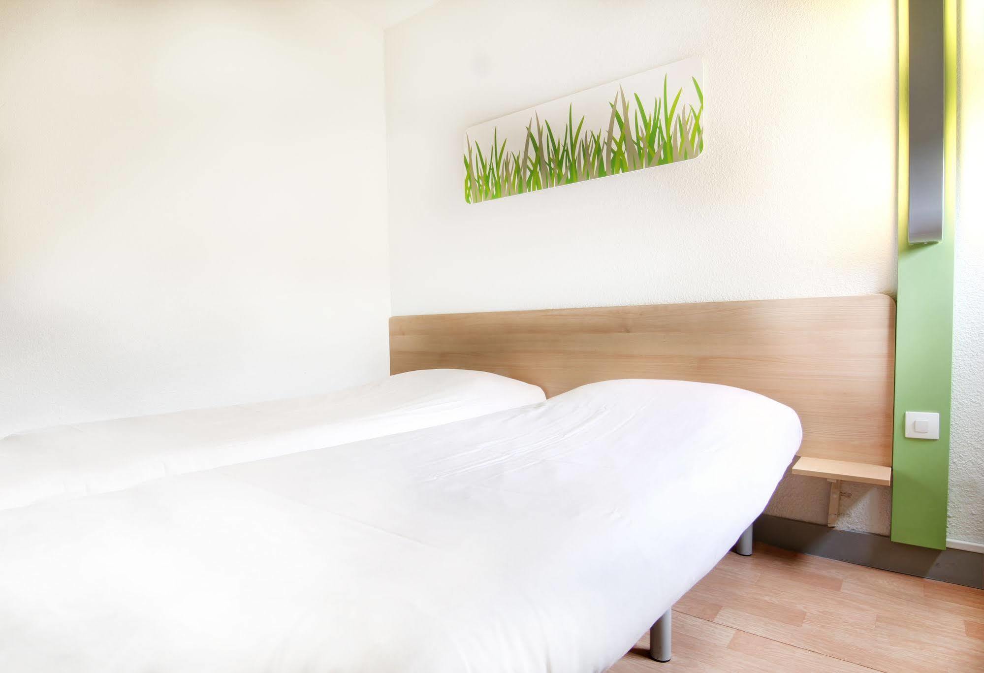Ibis Budget Châteaudun Exterior foto