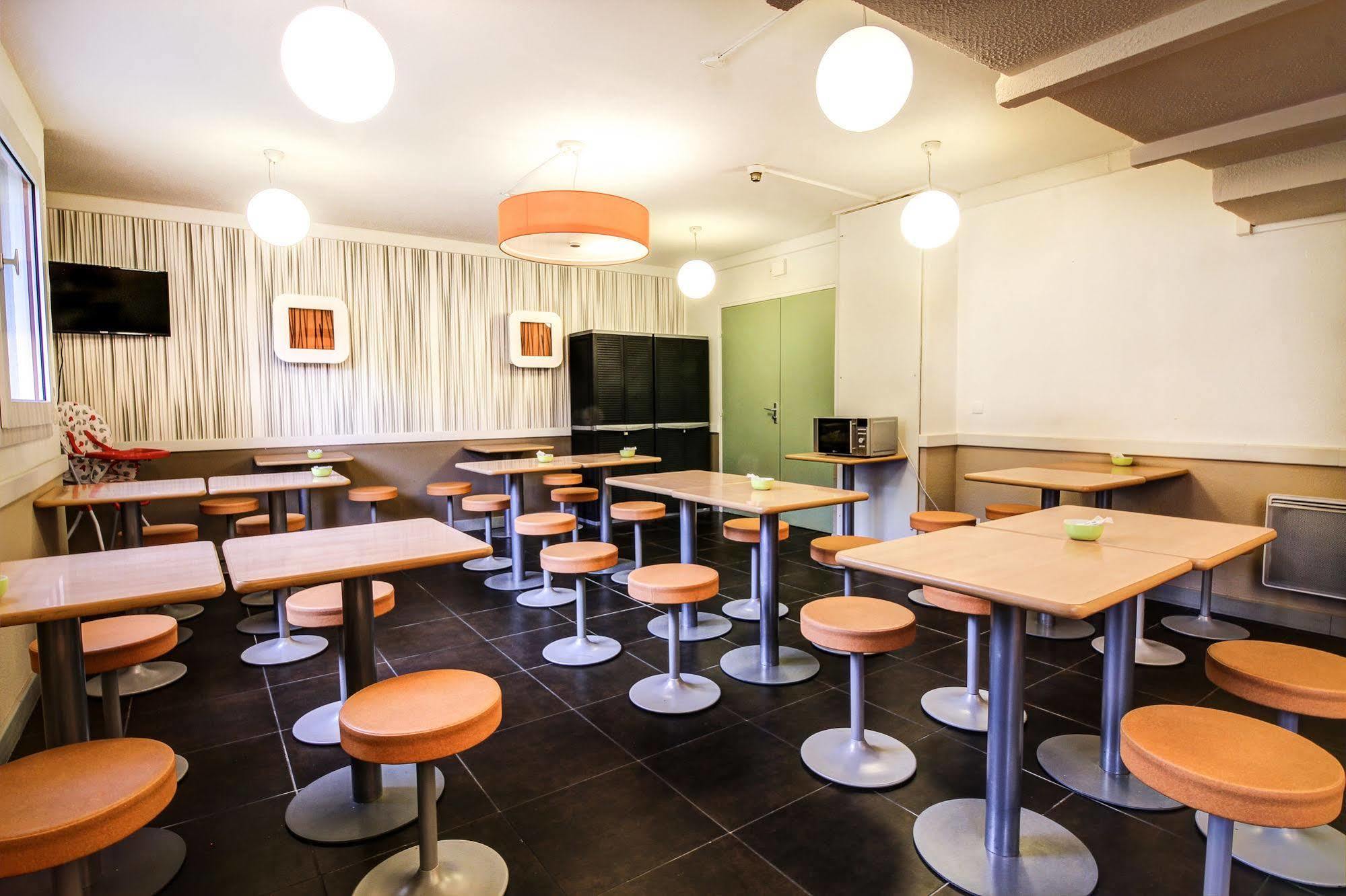 Ibis Budget Châteaudun Exterior foto