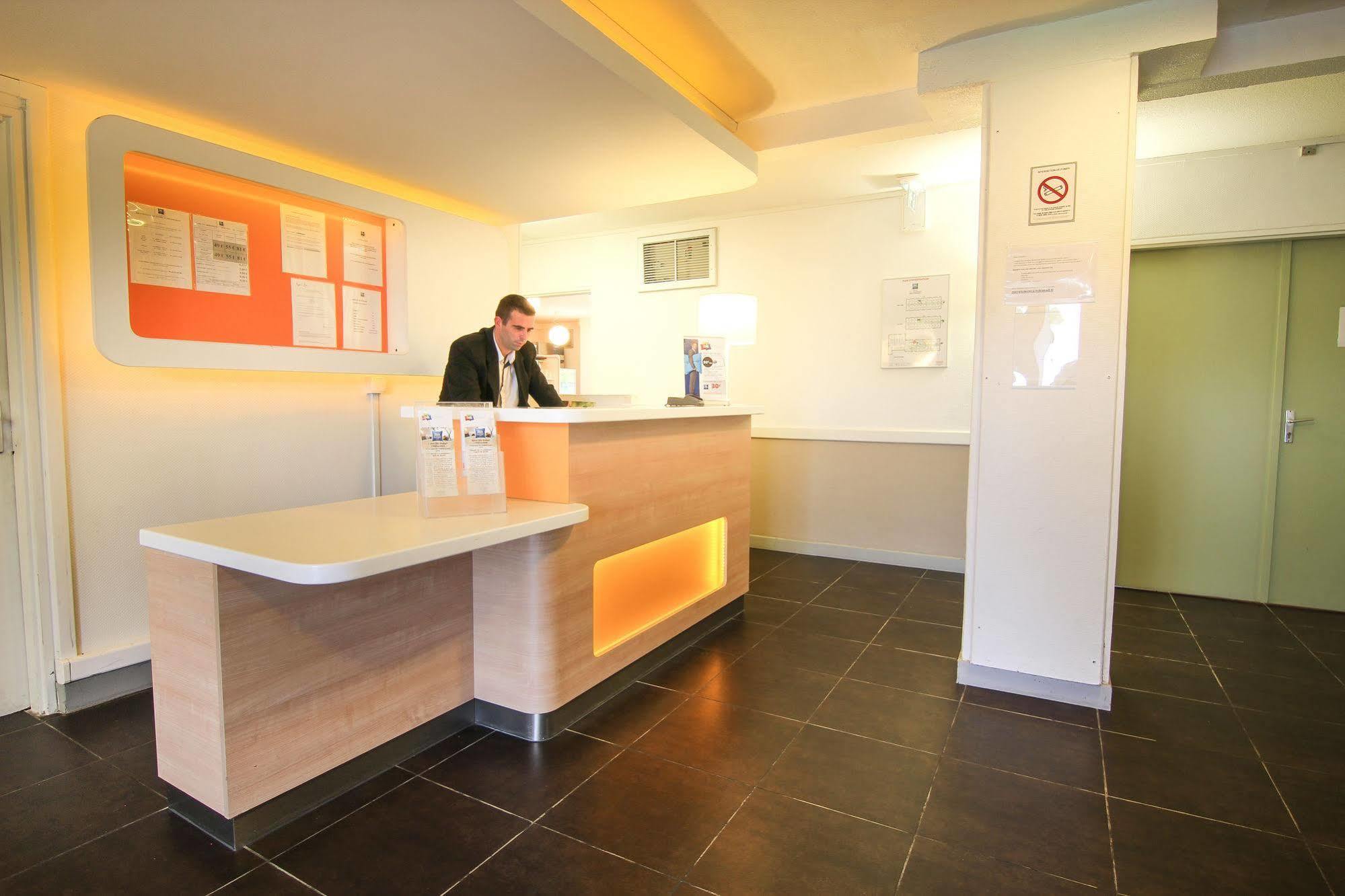Ibis Budget Châteaudun Exterior foto