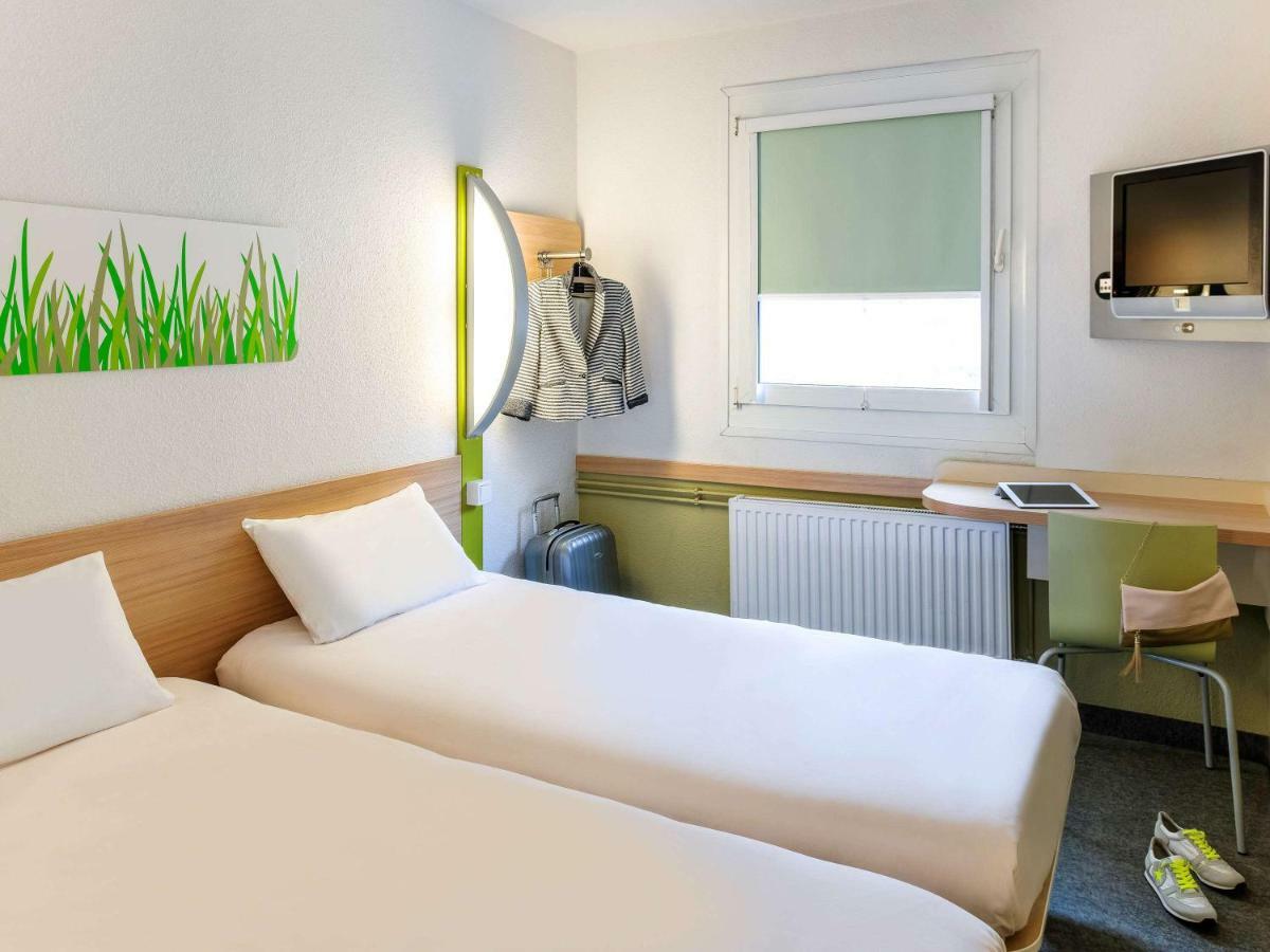 Ibis Budget Châteaudun Exterior foto